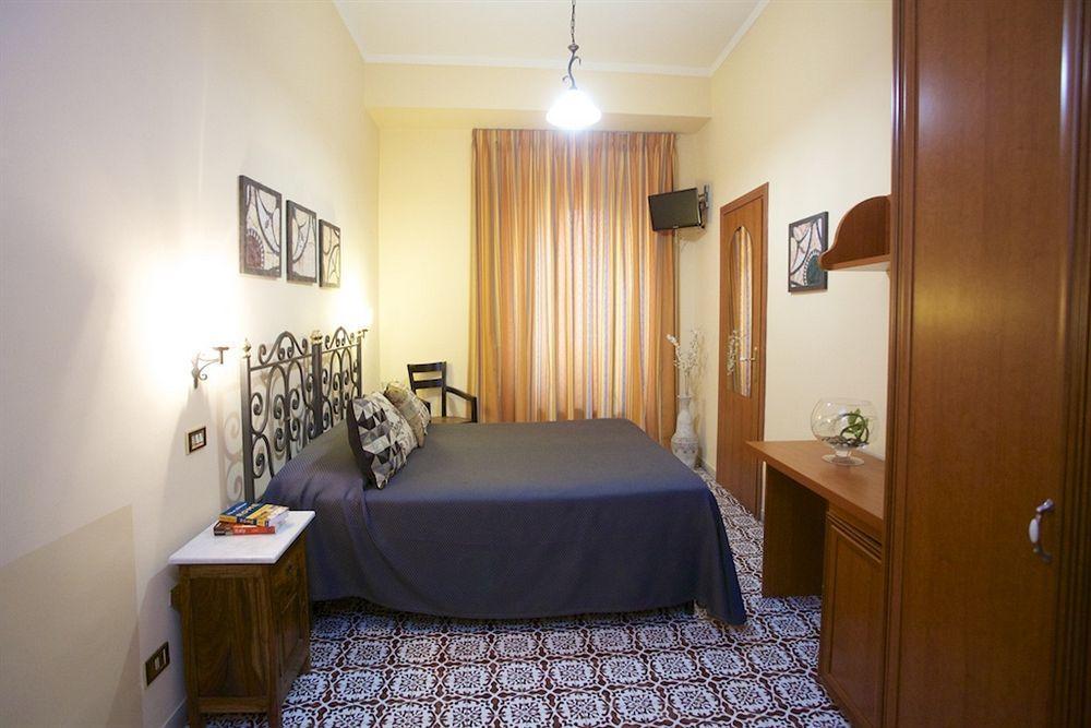 Nicolas Inn Roma Exterior foto