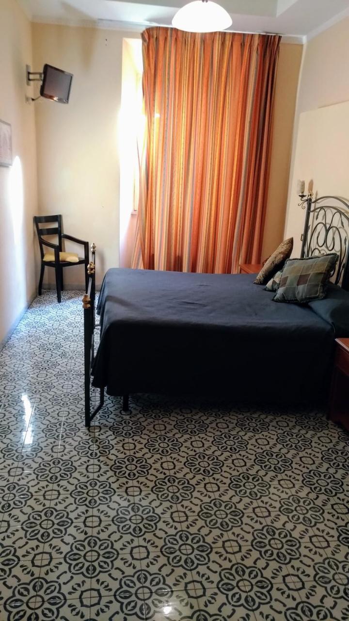 Nicolas Inn Roma Exterior foto