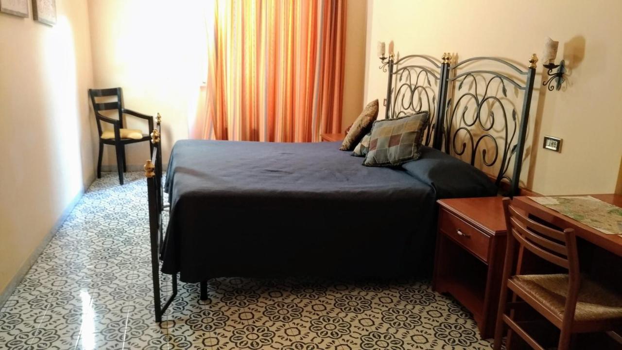 Nicolas Inn Roma Exterior foto