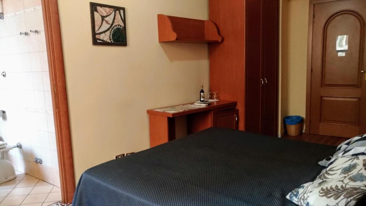 Nicolas Inn Roma Exterior foto